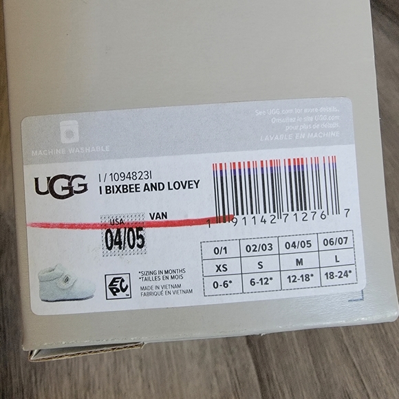 UGG Infant Bixbee and Lovely Blanket - Picture 9 of 9